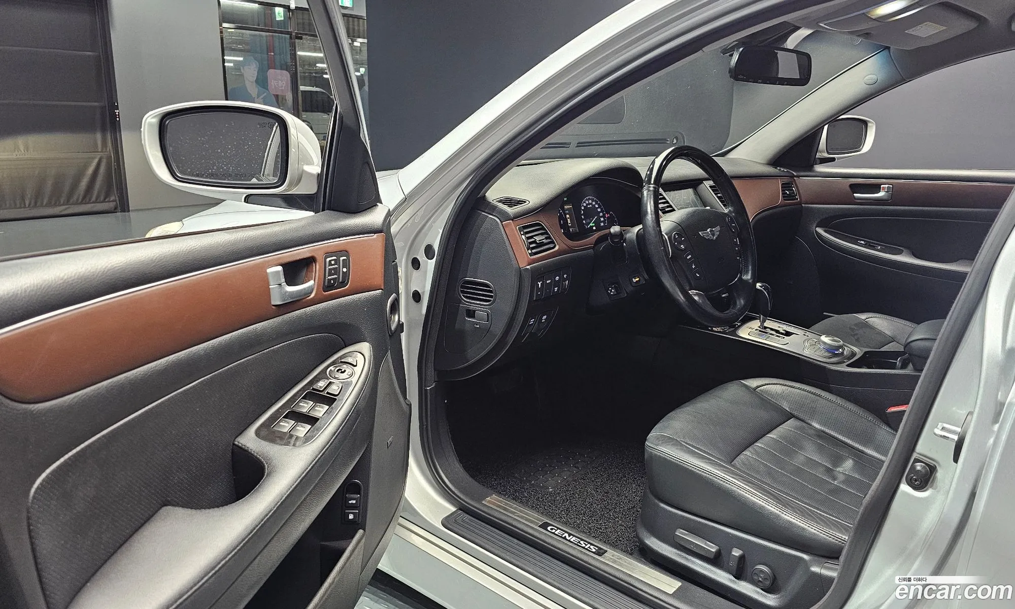 Hyundai Genesis 2012 KMHGE41BBDU206452 — 3
