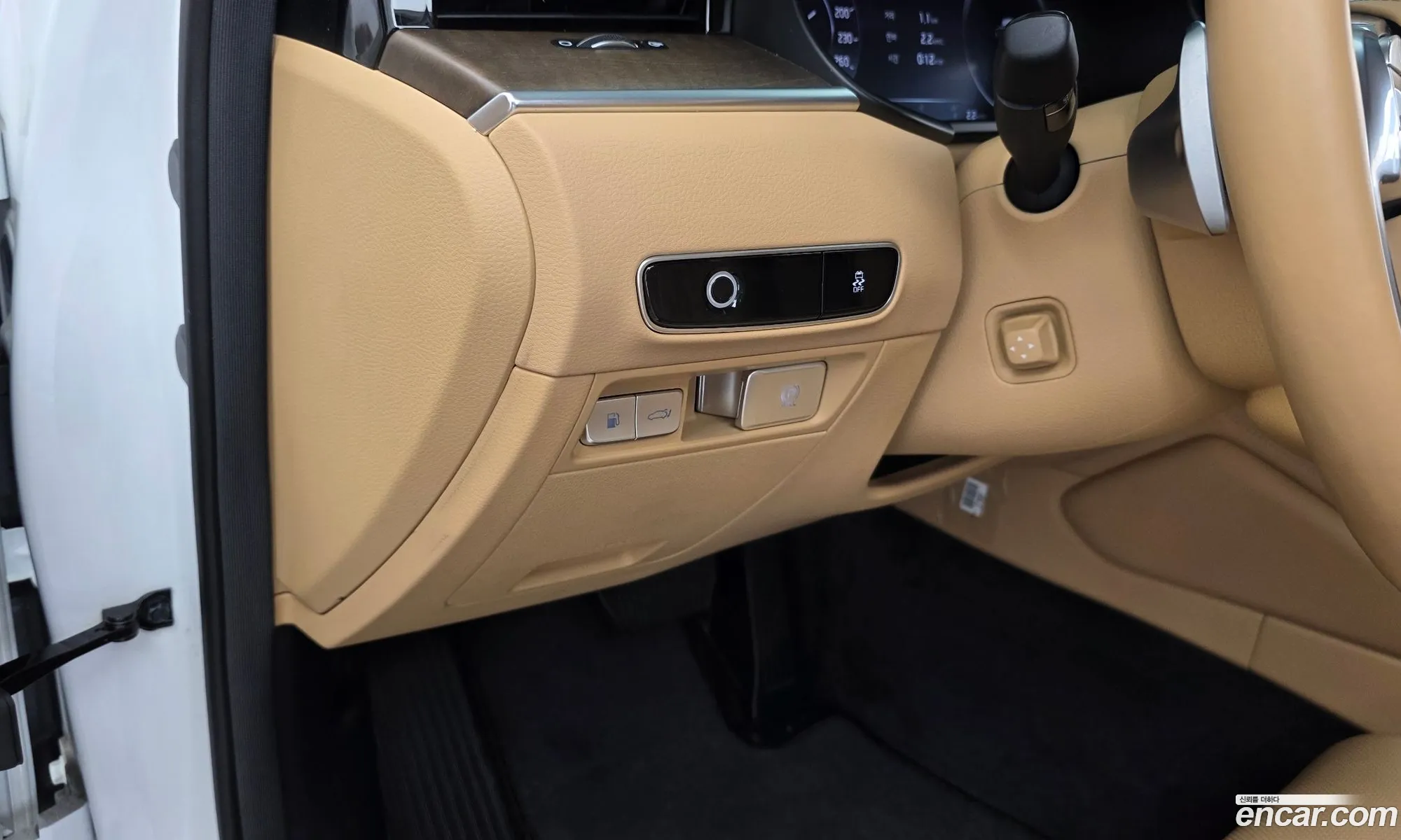 Kia K9 2022 KNAS2418DNS038981 — 20