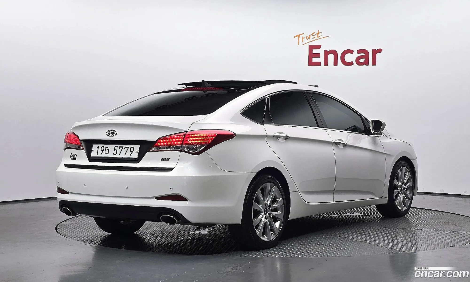 Hyundai i40 Saloon 2012 KMHLE41DBCU012714 — 16