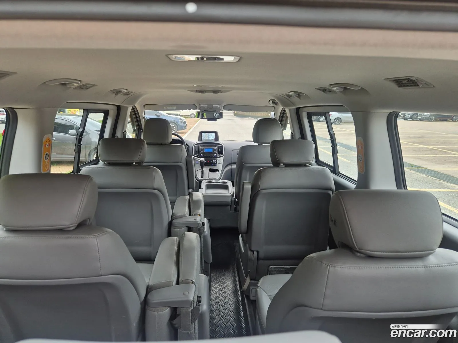 Hyundai Grand Starex 2018 — 18