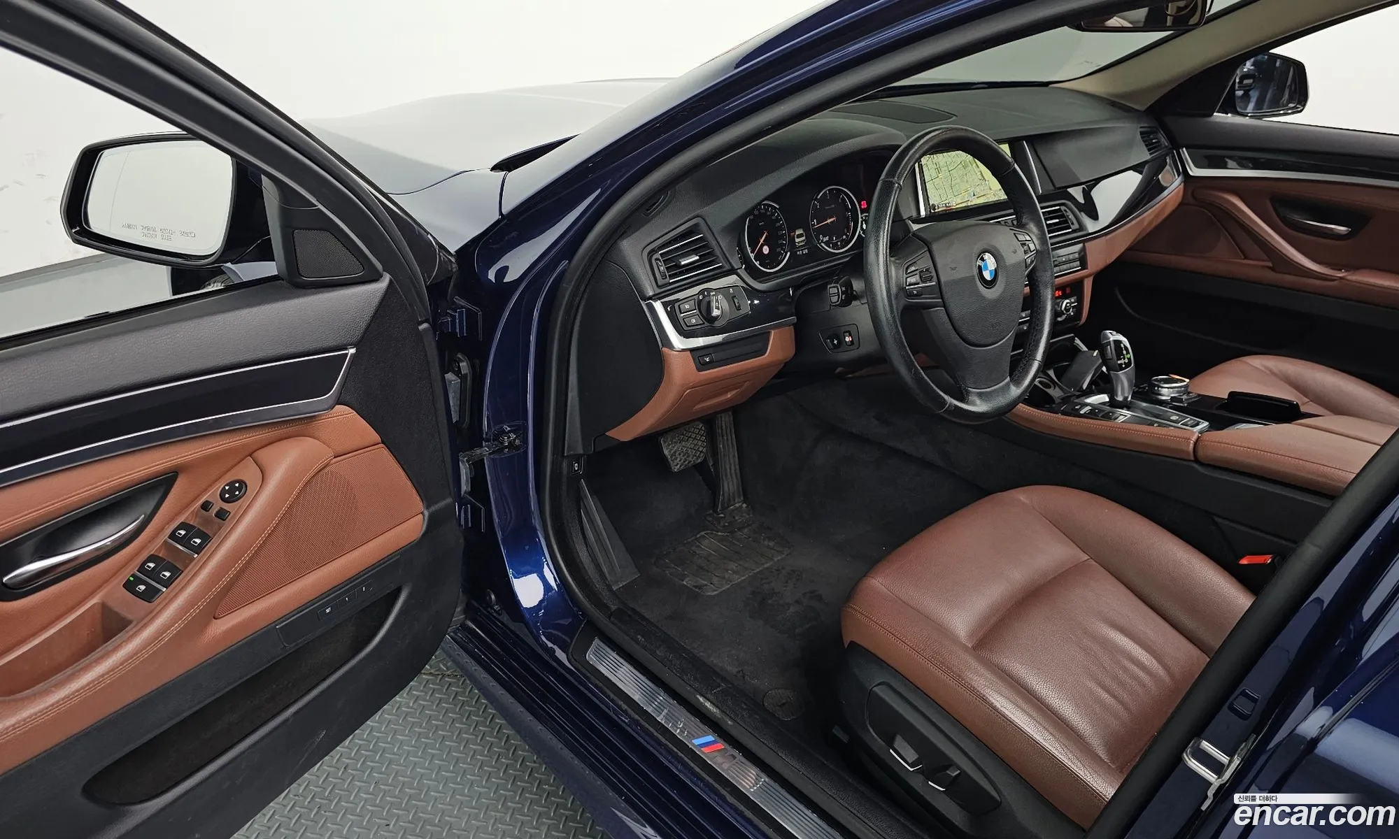 BMW 5 Series 2016 WBA5E5106GG073715 — 14