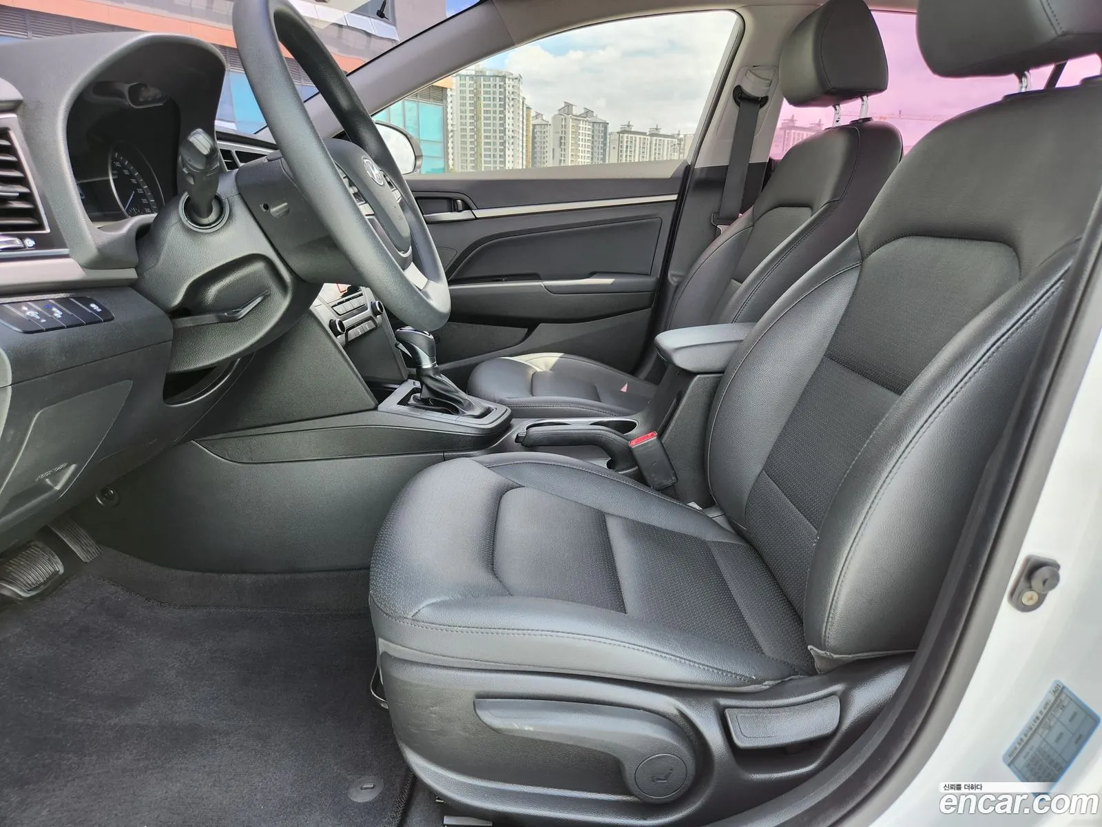 Hyundai Elantra AD 2018 — 15
