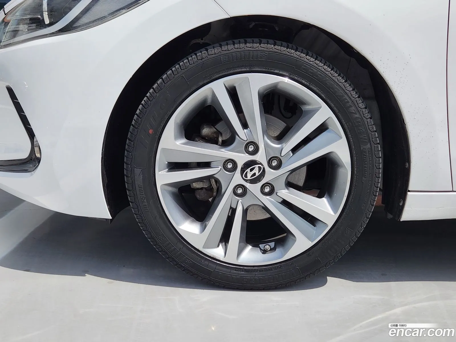 Hyundai Elantra AD 2018 — 2