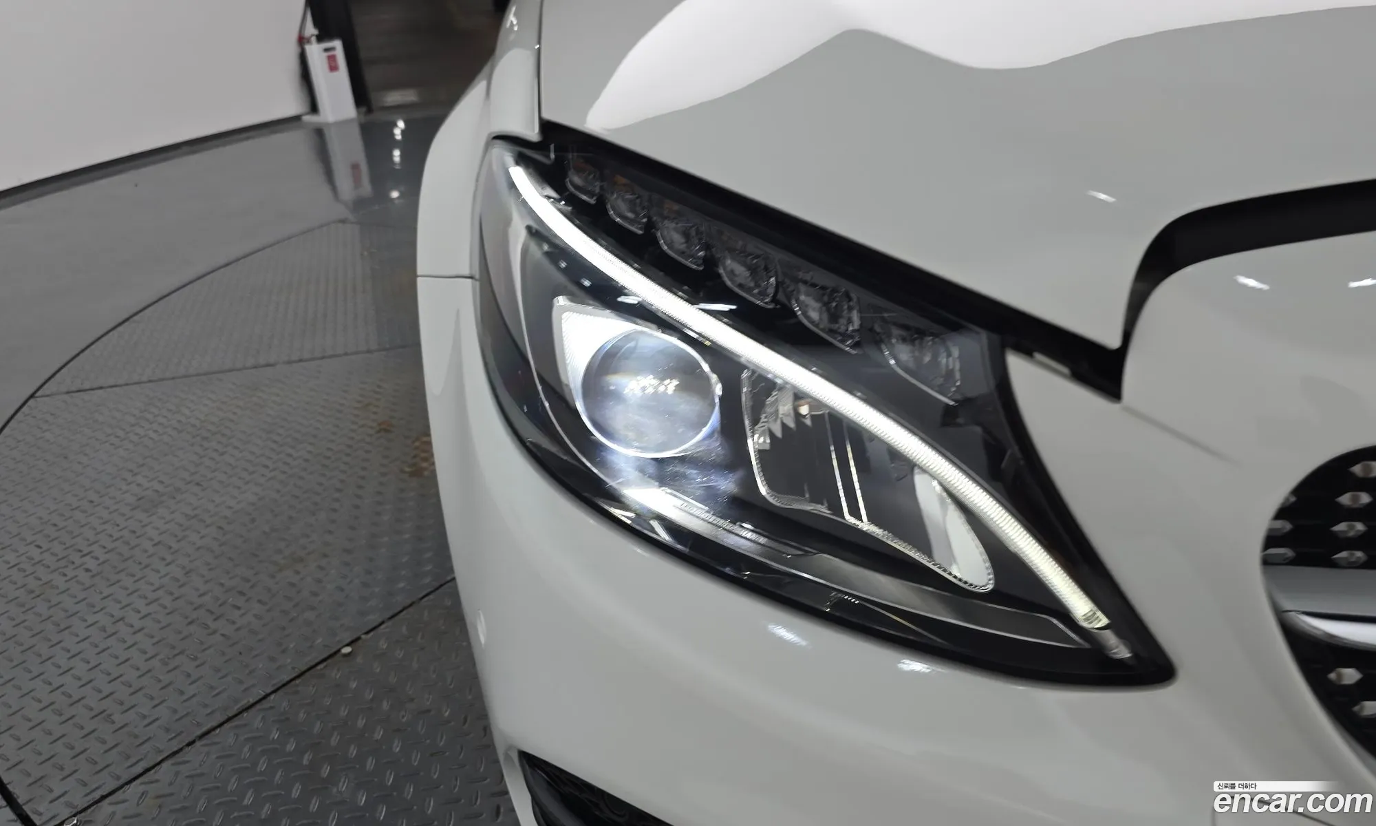 Mercedes-Benz C-Class W205 2018 — 17