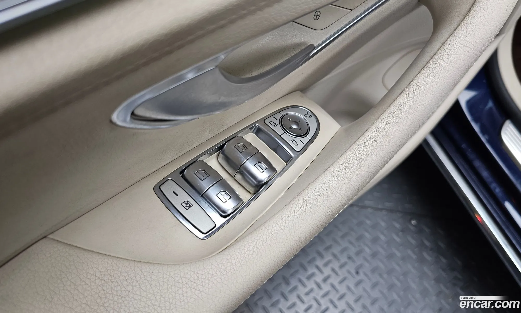 Mercedes-Benz E-Class W213 2016 WDDZF0EB9HA028200 — 4