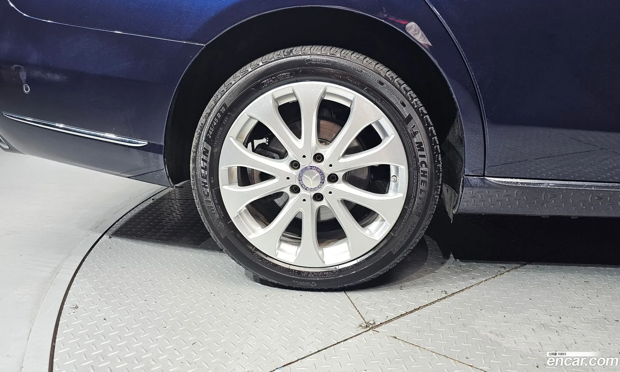 Mercedes-Benz E-Class W213 2016 WDDZF0EB9HA028200 — 2