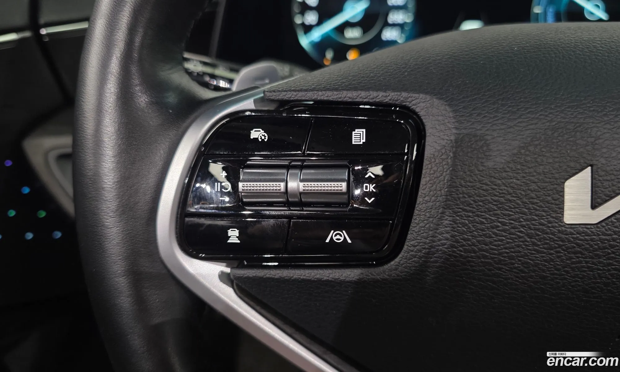 Kia K8 Hybrid 2022 — 7