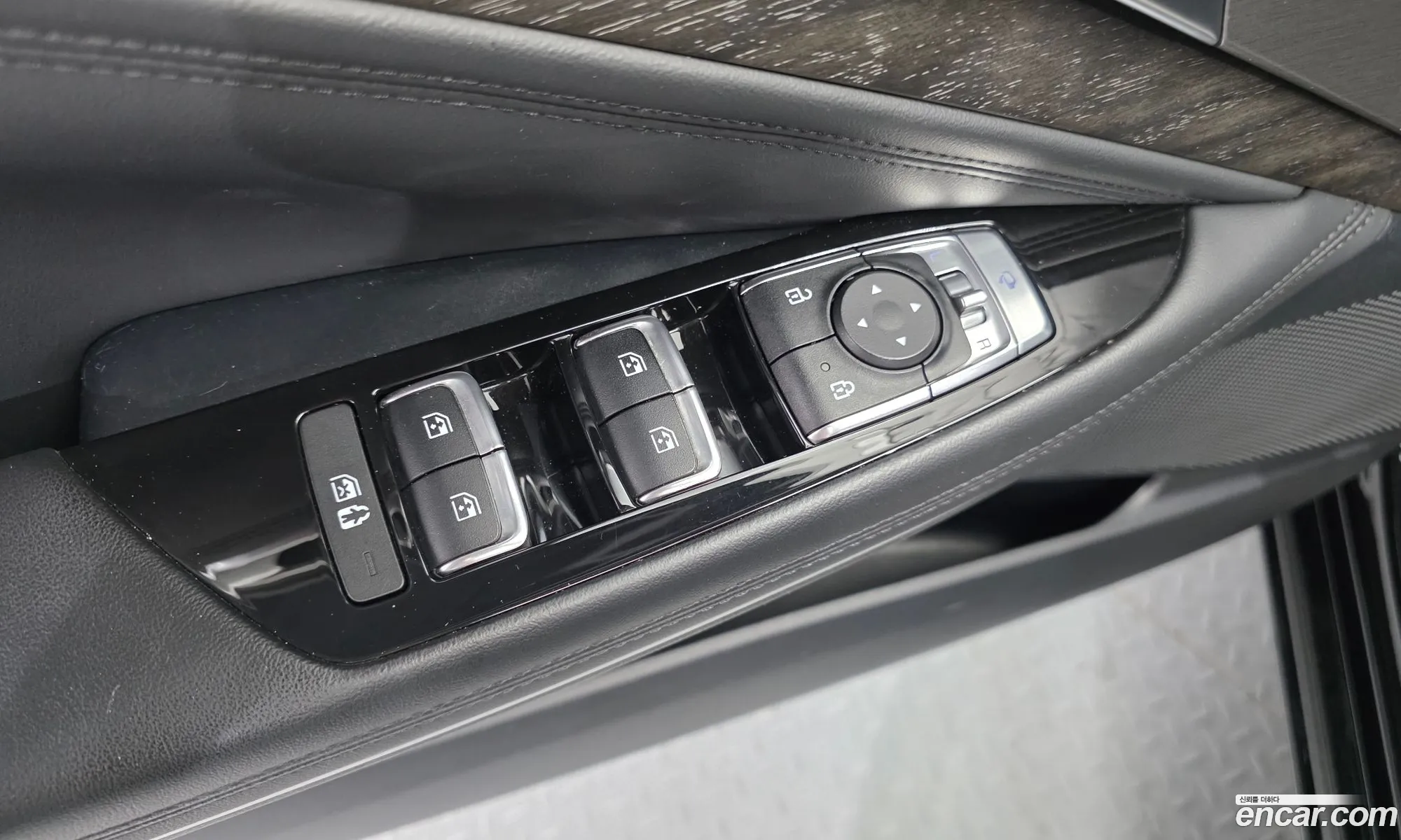 Kia K8 Hybrid 2022 — 34