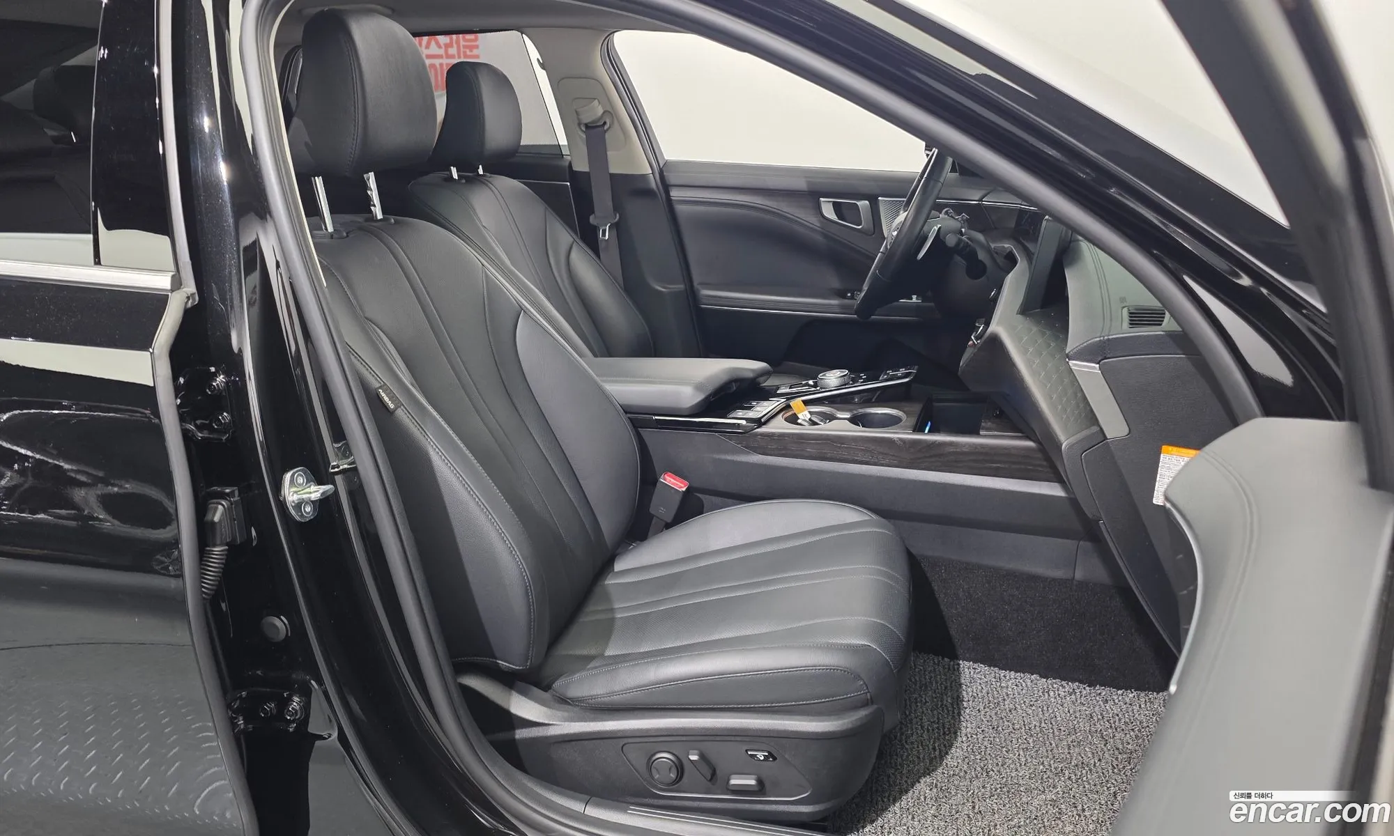 Kia K8 Hybrid 2022 — 21