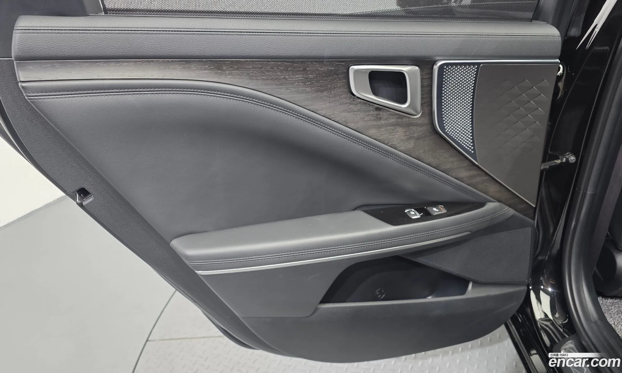 Kia K8 Hybrid 2022 — 28