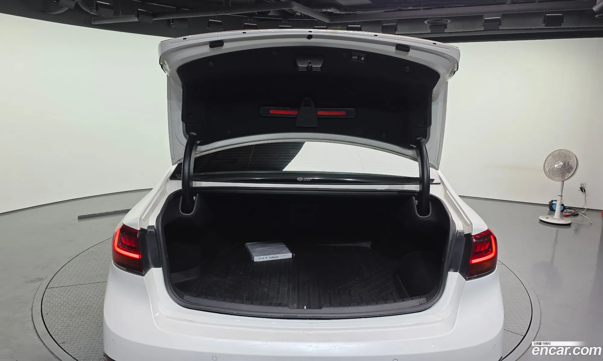 Kia K7 Premier Hybrid 2019 — 26