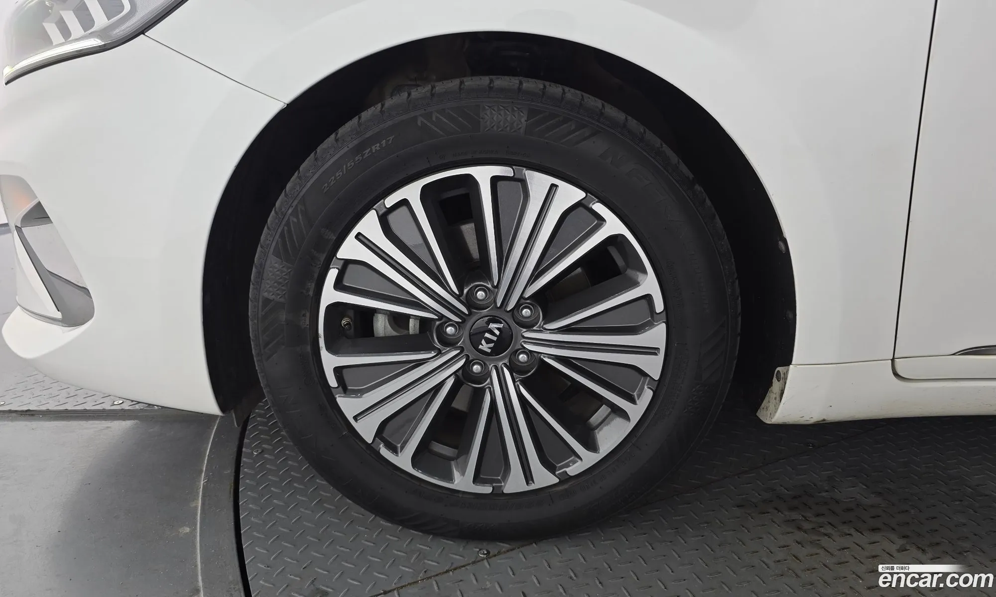 Kia K7 Premier Hybrid 2019 — 28