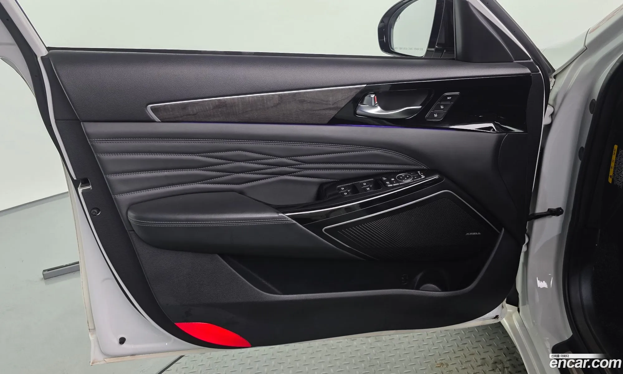 Kia K7 Premier Hybrid 2019 — 33