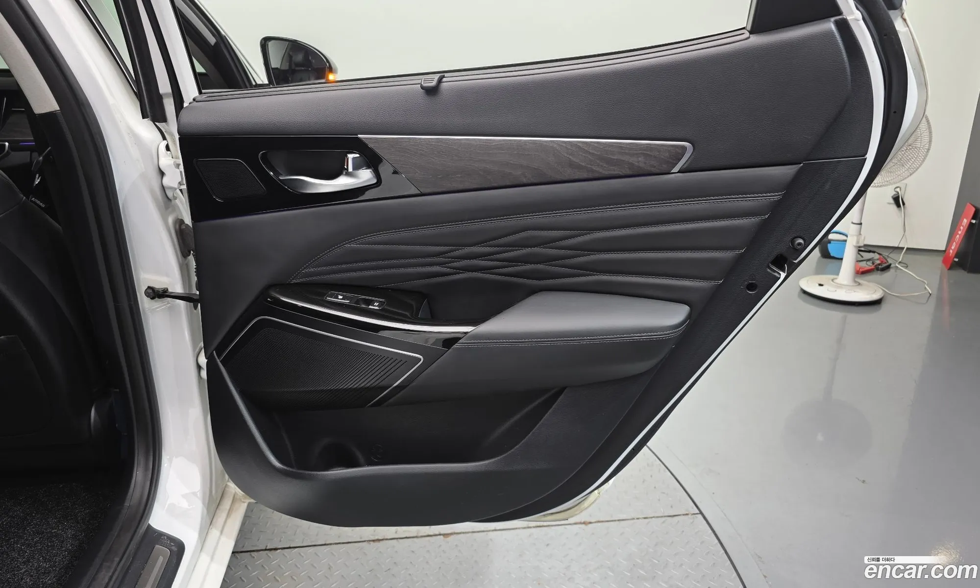 Kia K7 Premier Hybrid 2019 — 21