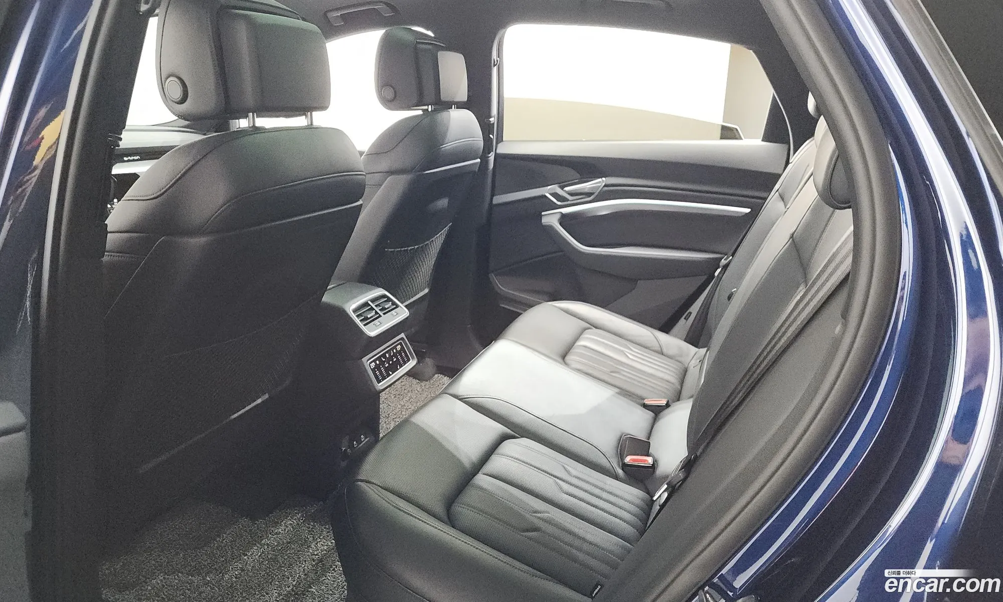 Audi e-tron 2021 WAUZZZGE — 8