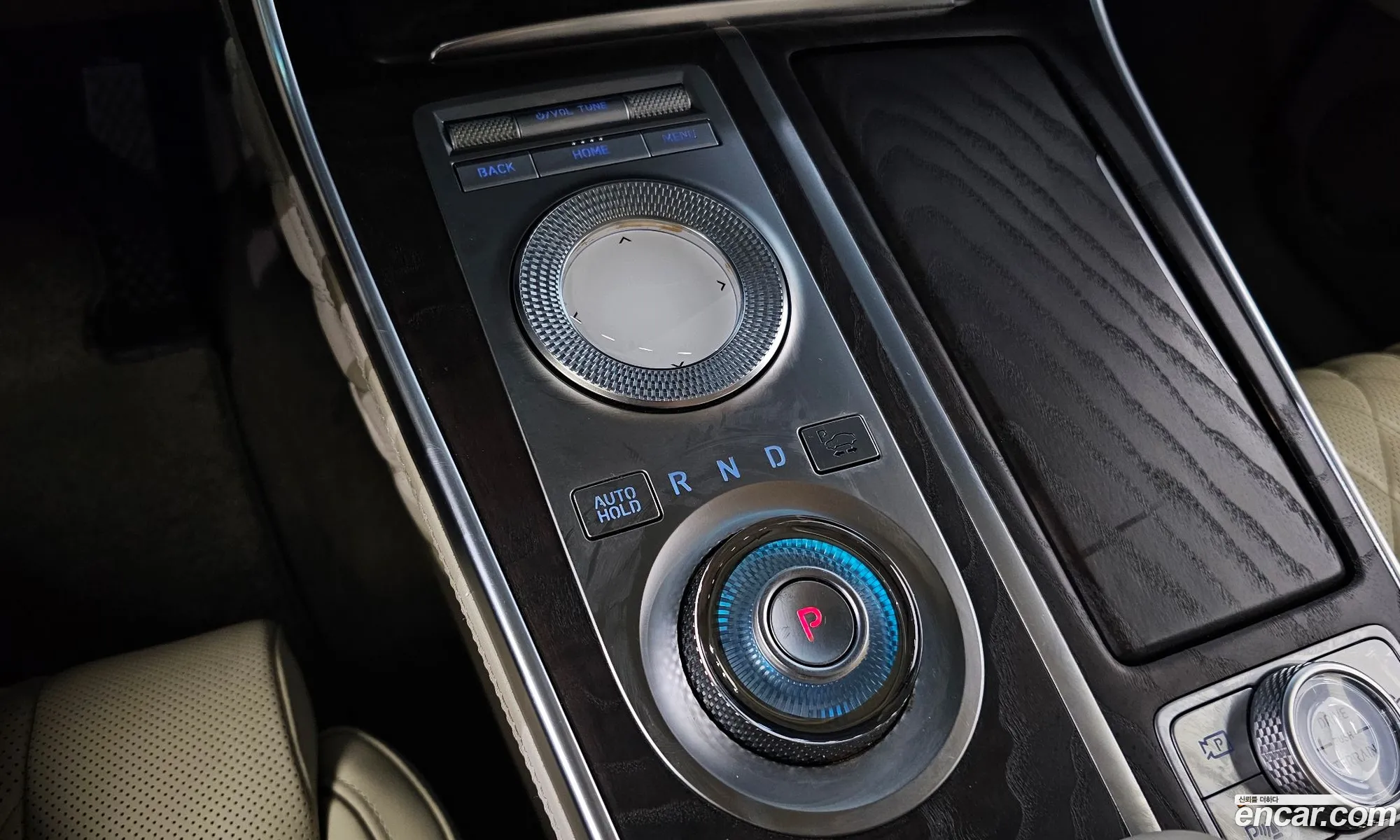 Genesis GV80 2020 KMTHB81DDLU043065 — 3