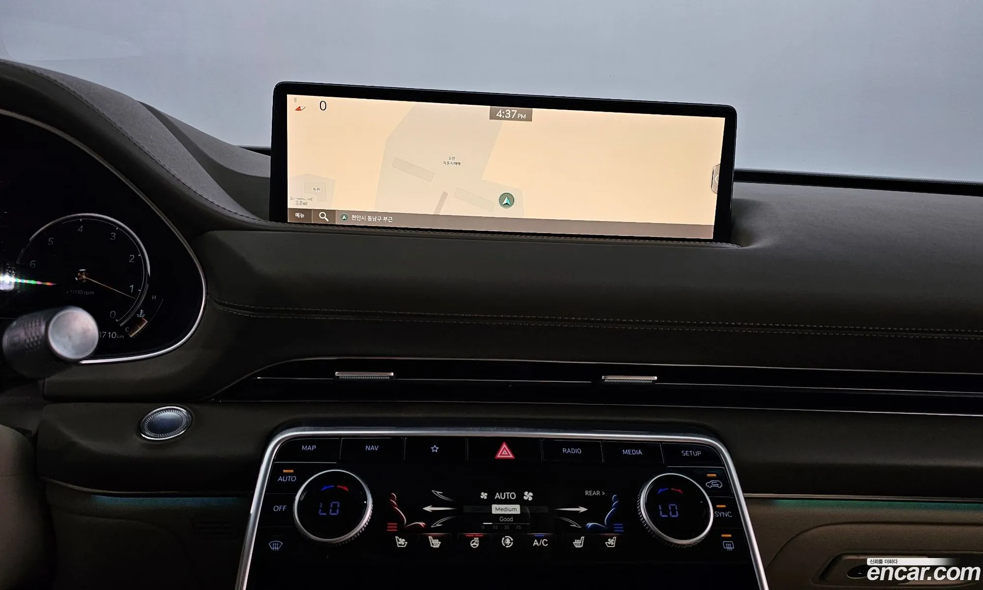 Genesis GV80 2020 KMTHB81DDLU043065 — 2