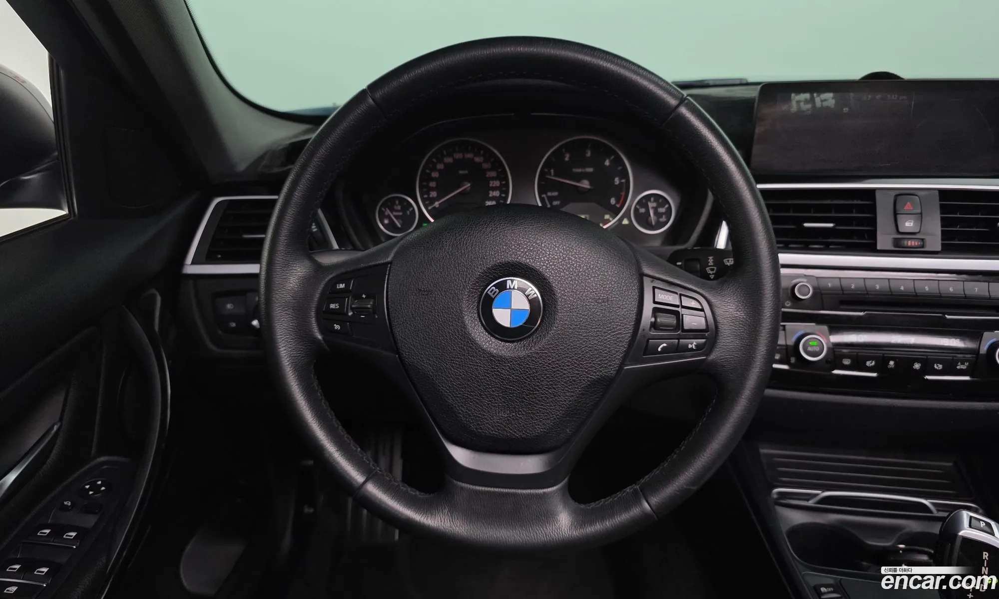 BMW 3 Series 2016 WBA8C5108HK854303 — 5