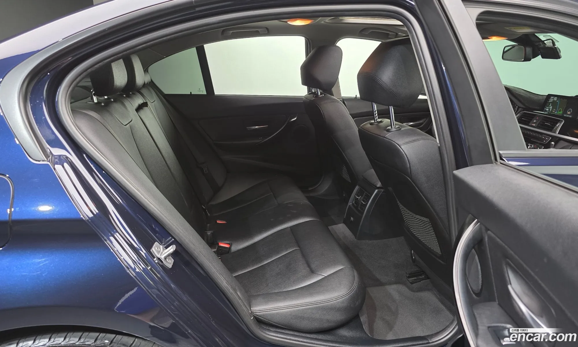 BMW 3 Series 2016 WBA8C5108HK854303 — 13
