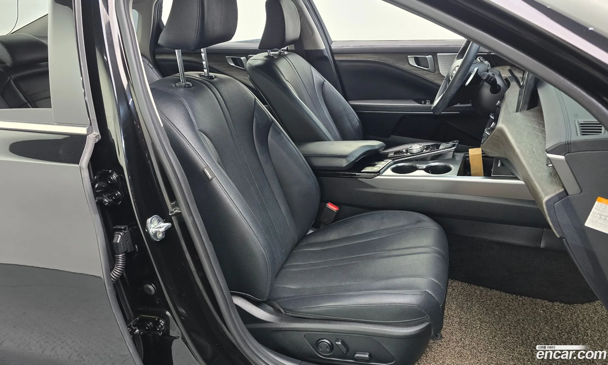 Kia K8 Hybrid 2022 KNAM1411BNA021414 — 7