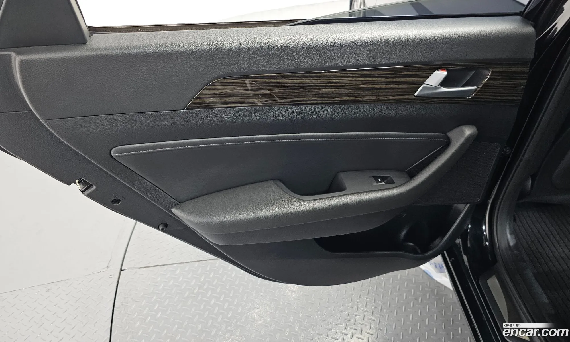 Hyundai LF Sonata 2015 KMHE341CBGA210482 — 14
