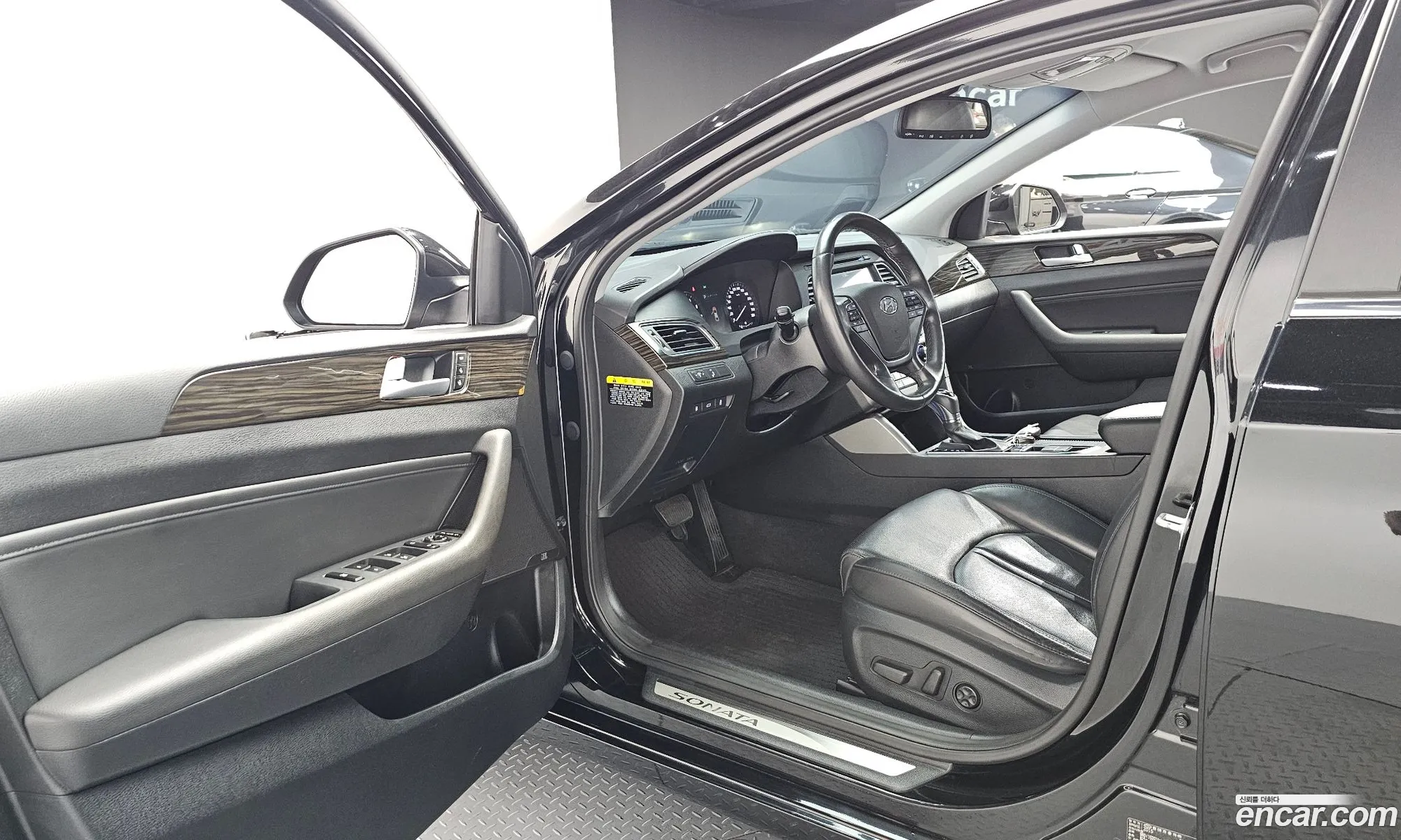 Hyundai LF Sonata 2015 KMHE341CBGA210482 — 15