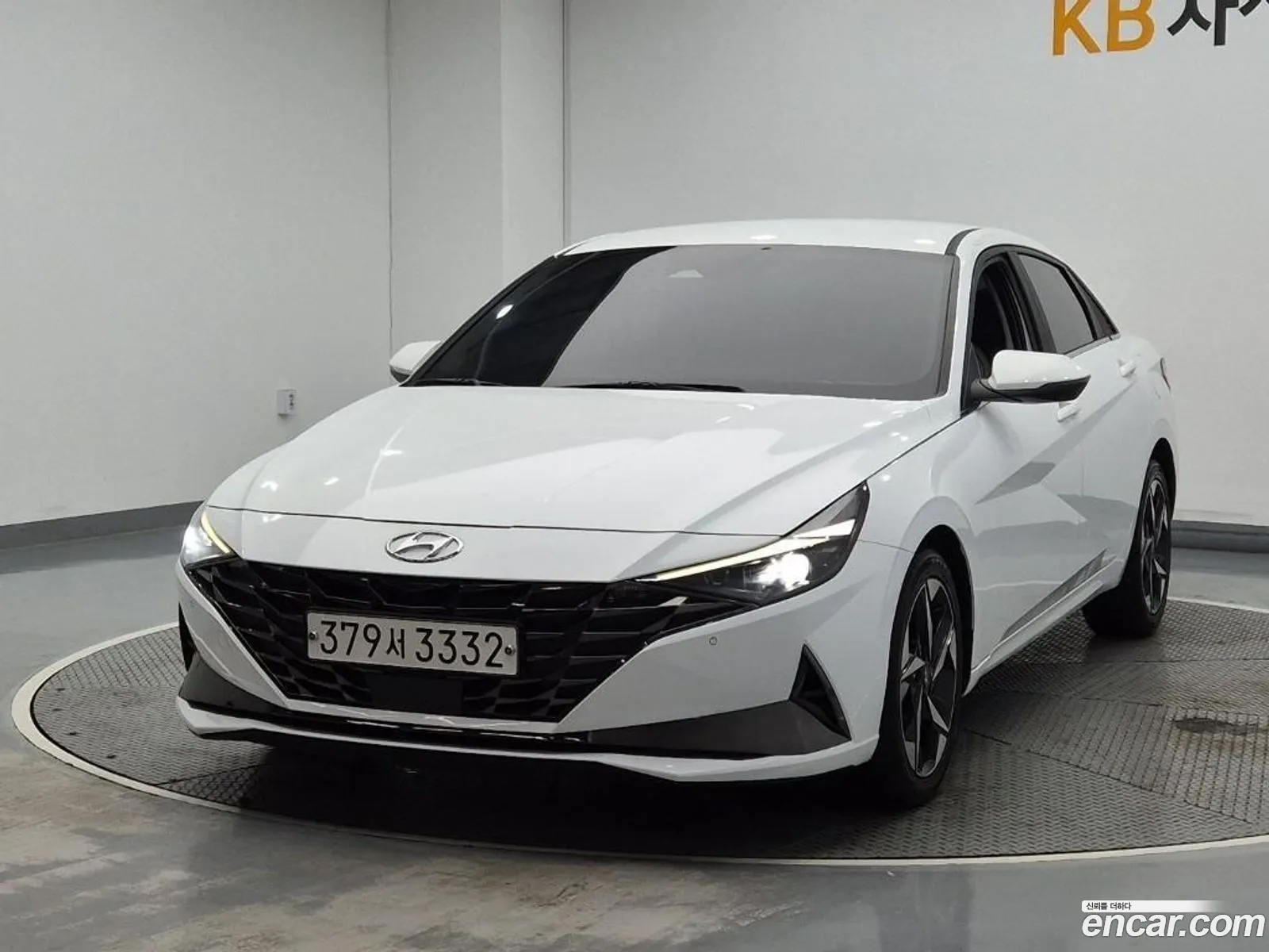 Hyundai Elantra 2020 — 18