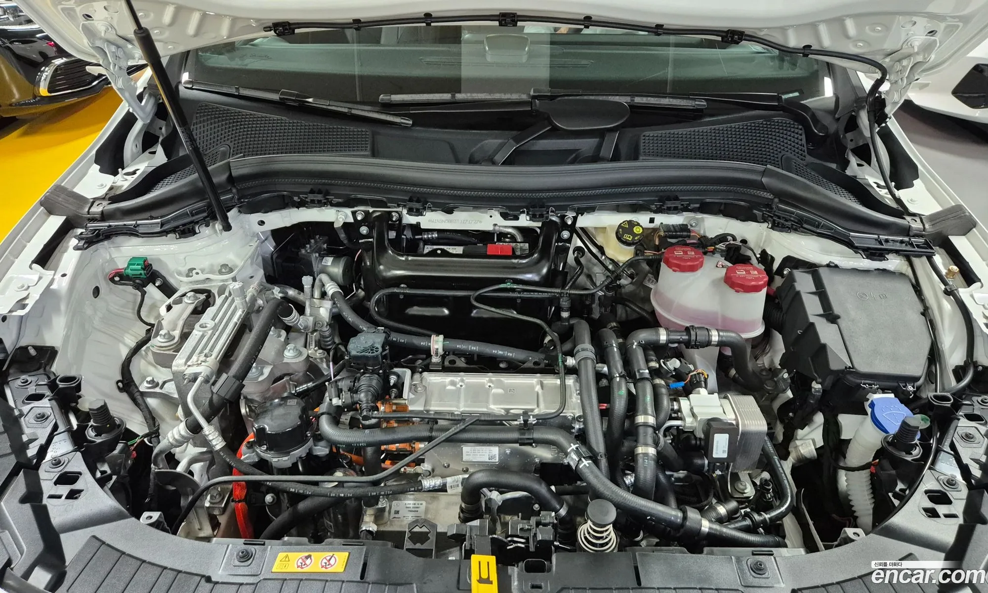 Mercedes-Benz EQA H243 2025 — 10