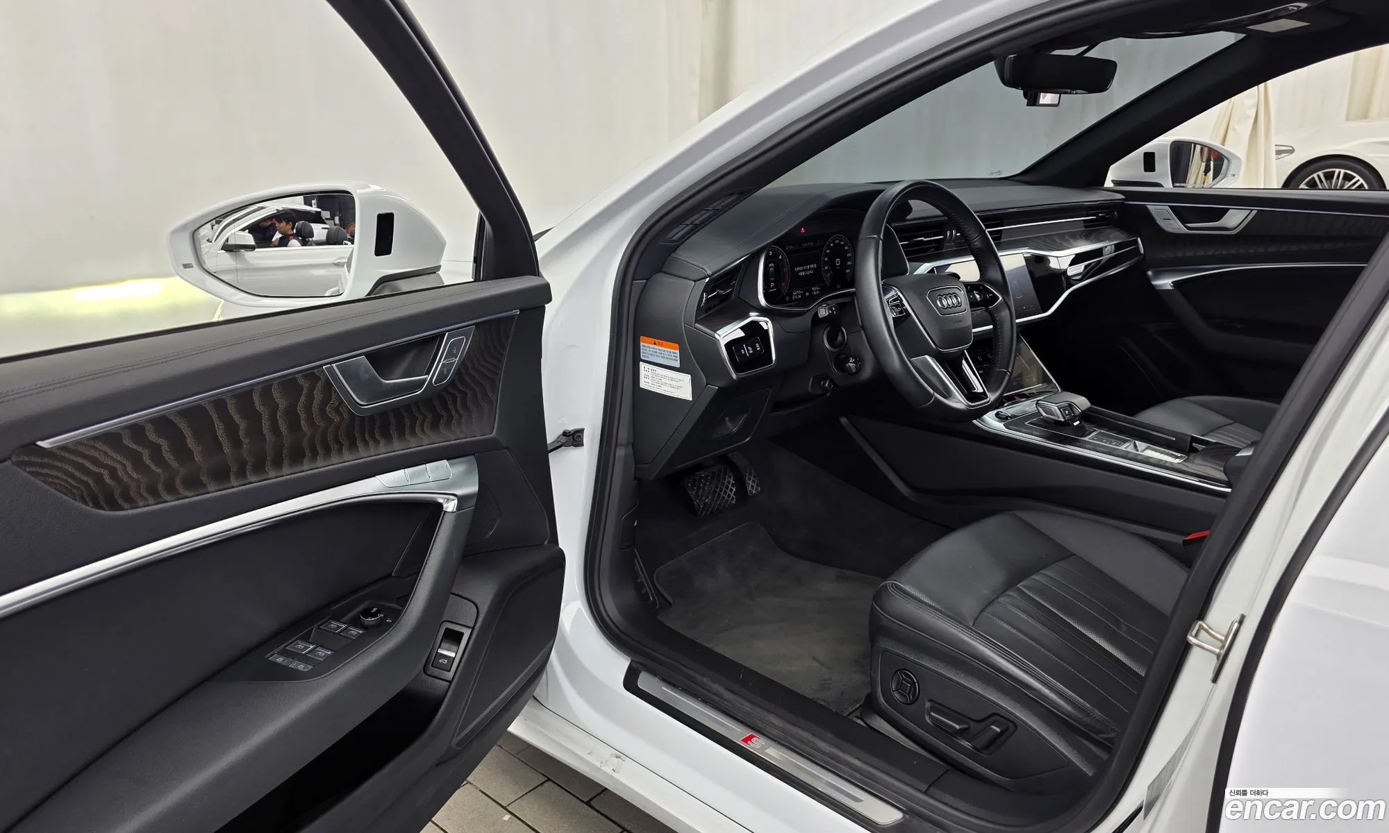 Audi A6 2021 WAUZZZF26MN017921 — 6