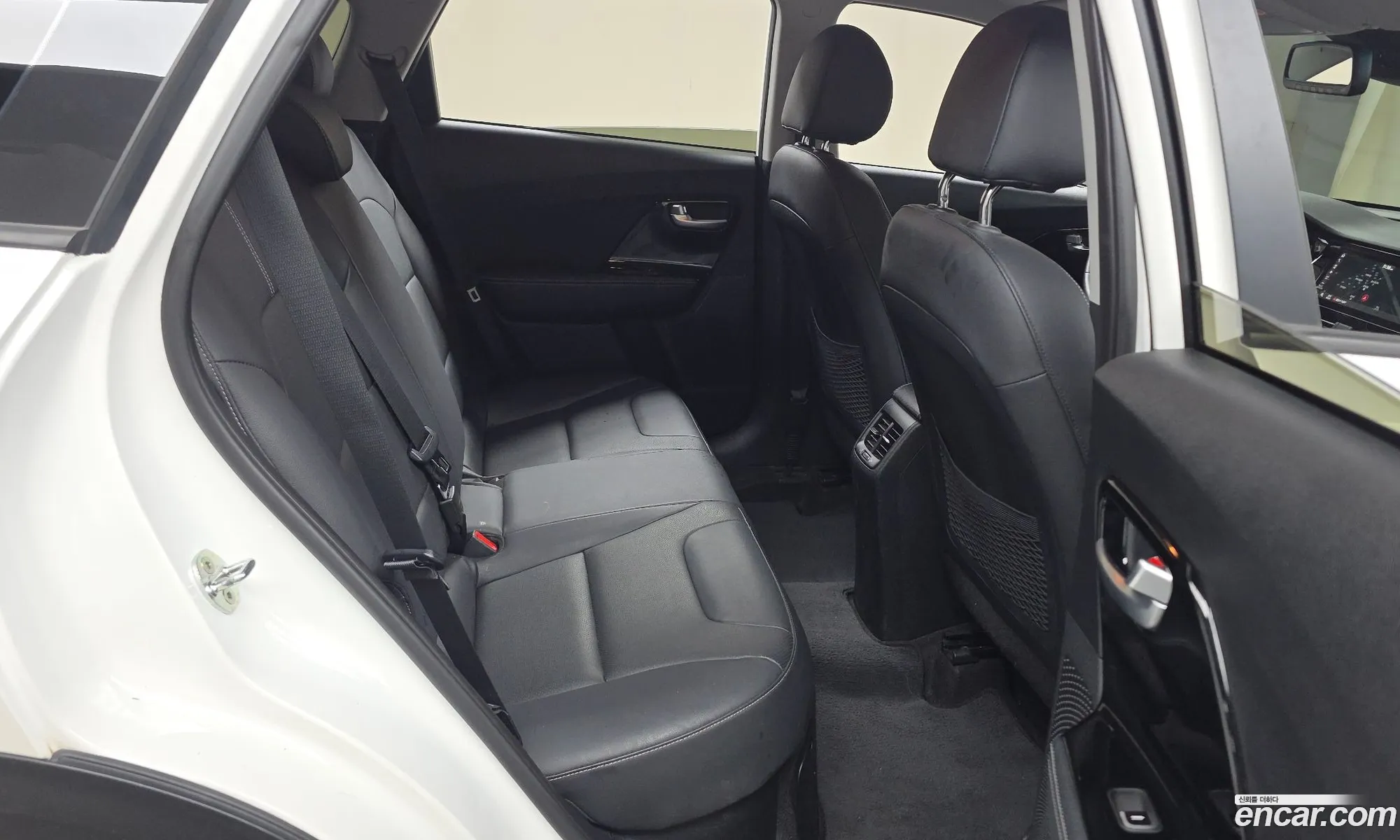Kia Niro 2020 KNACB81CGLA416766 — 24