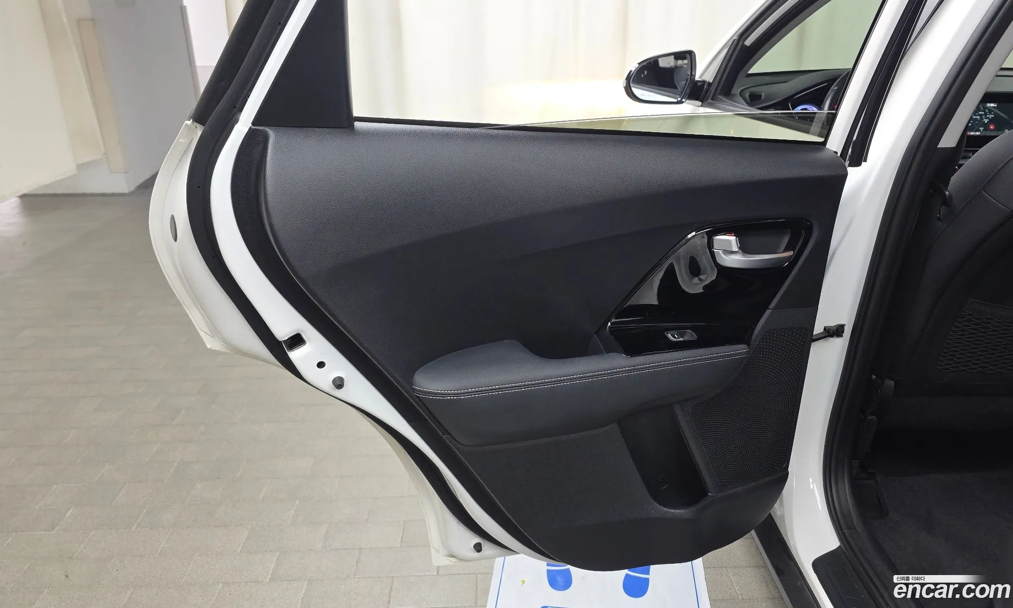Kia Niro 2020 KNACB81CGLA416766 — 23