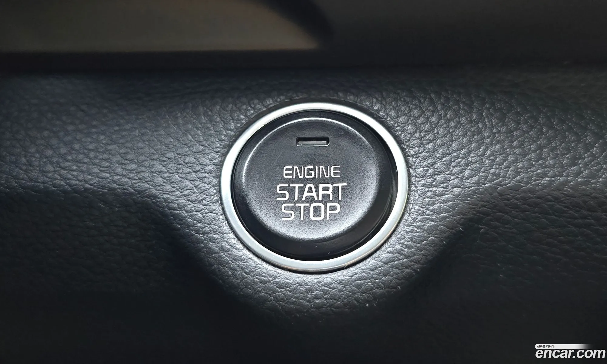 Kia Stonic 2018 KNADE815GJS209026 — 31