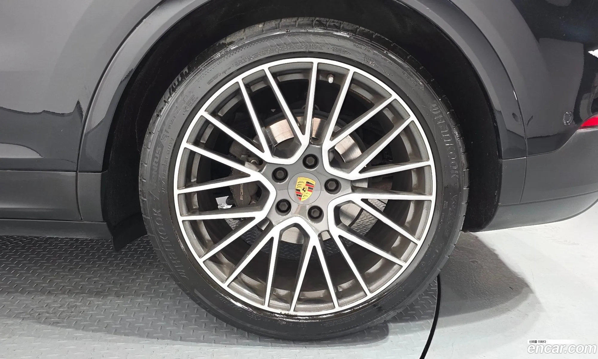 Porsche Cayenne 2020 WP1AA29Y3MDA00738 — 24