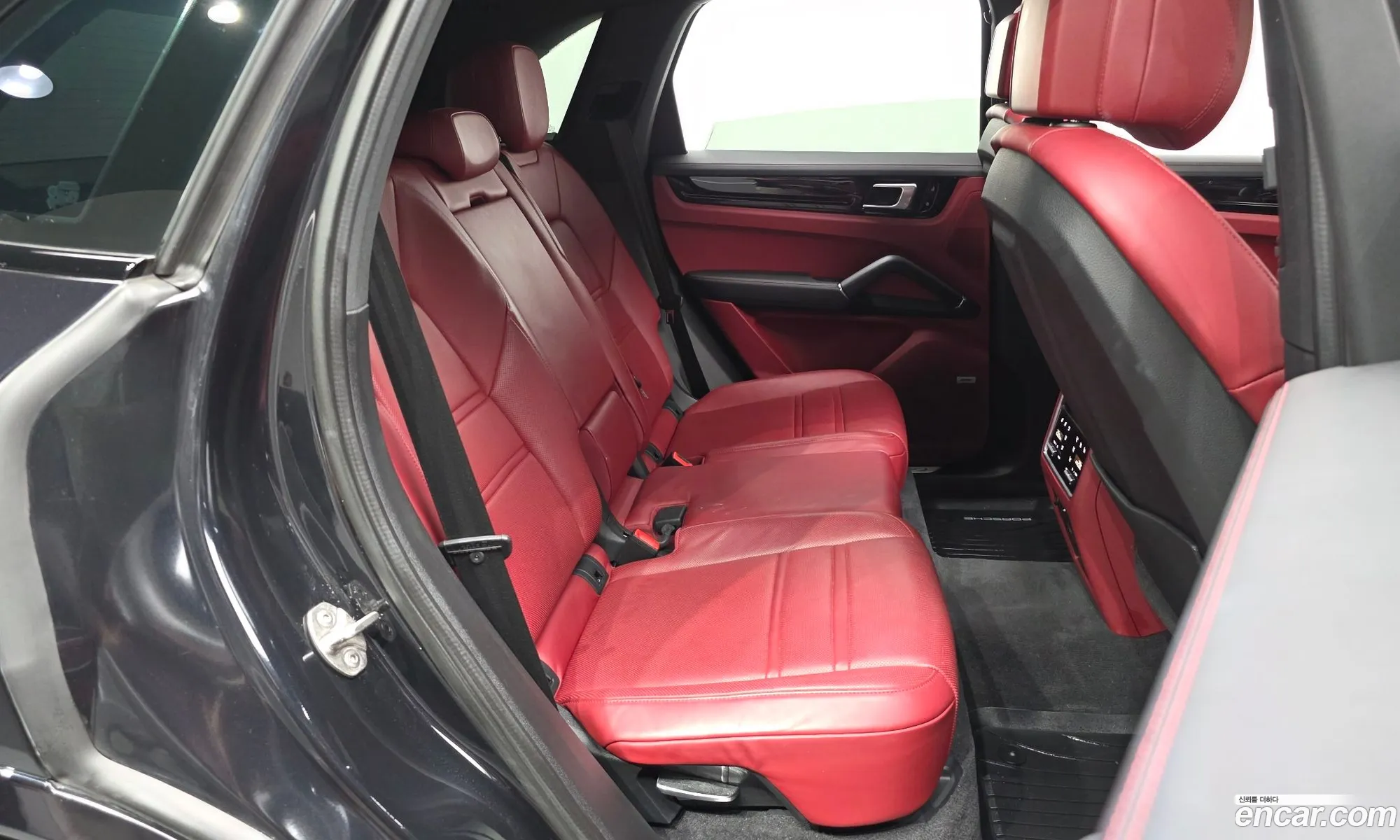 Porsche Cayenne 2020 WP1AA29Y3MDA00738 — 32