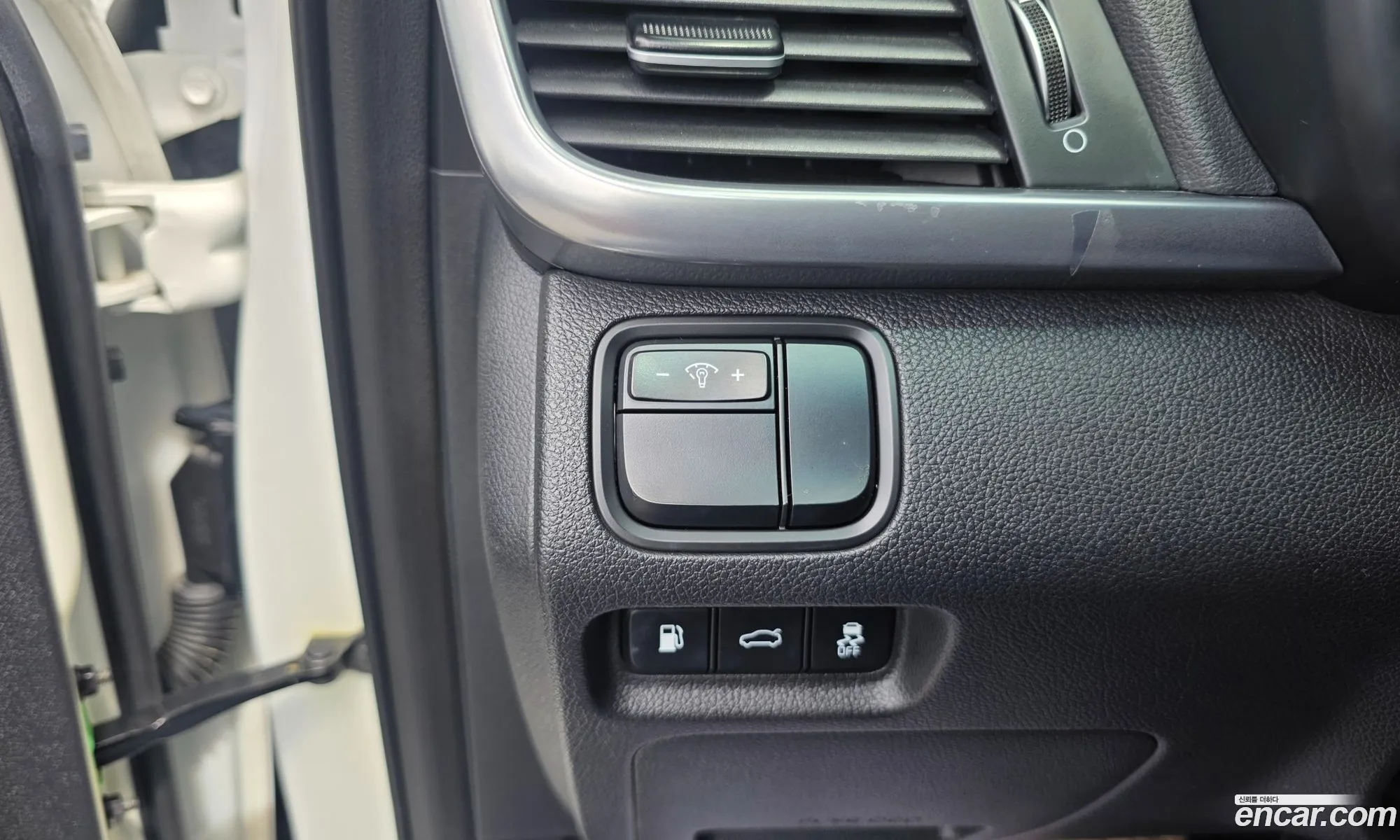 Kia K5 Hybrid 2016 — 11