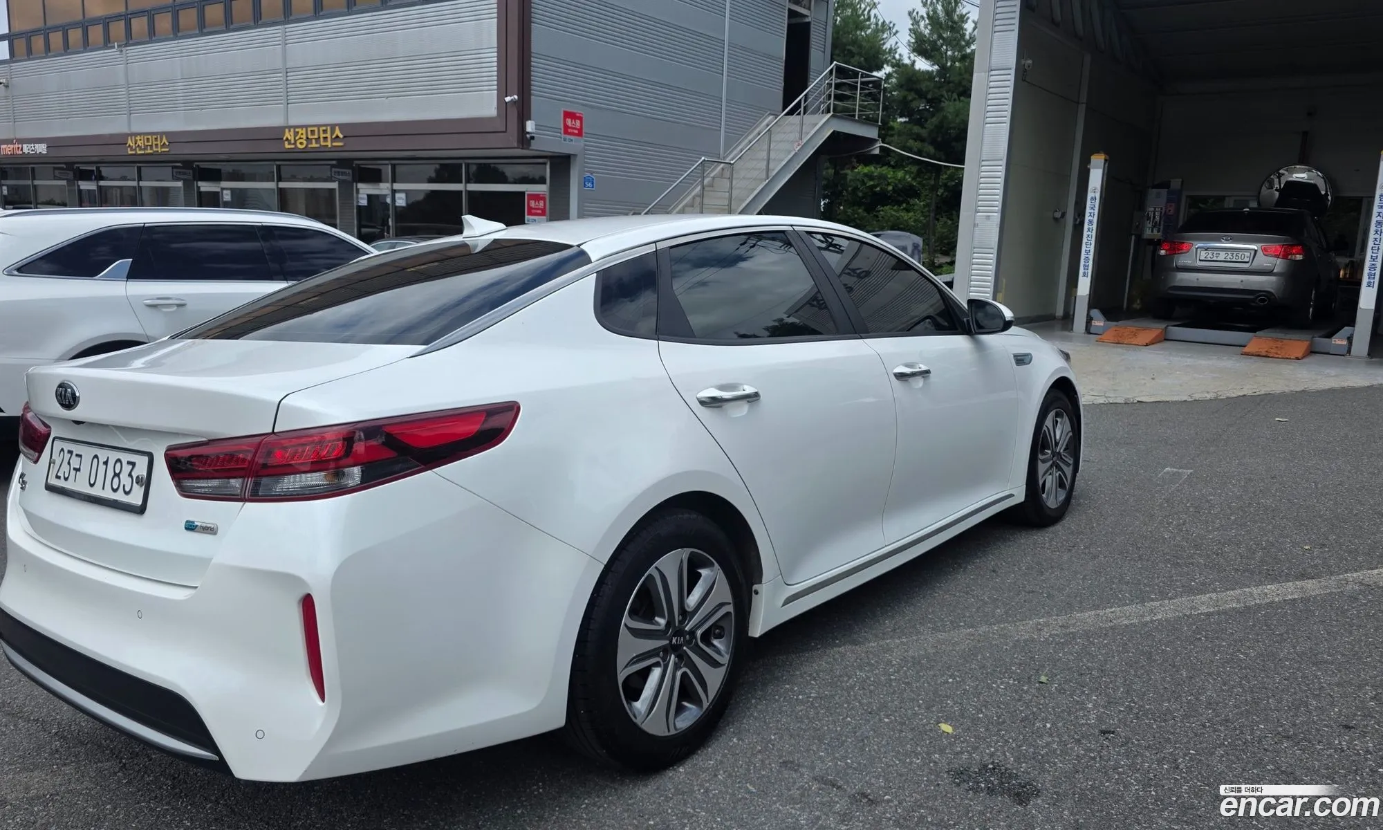 Kia K5 Hybrid 2016 — 16