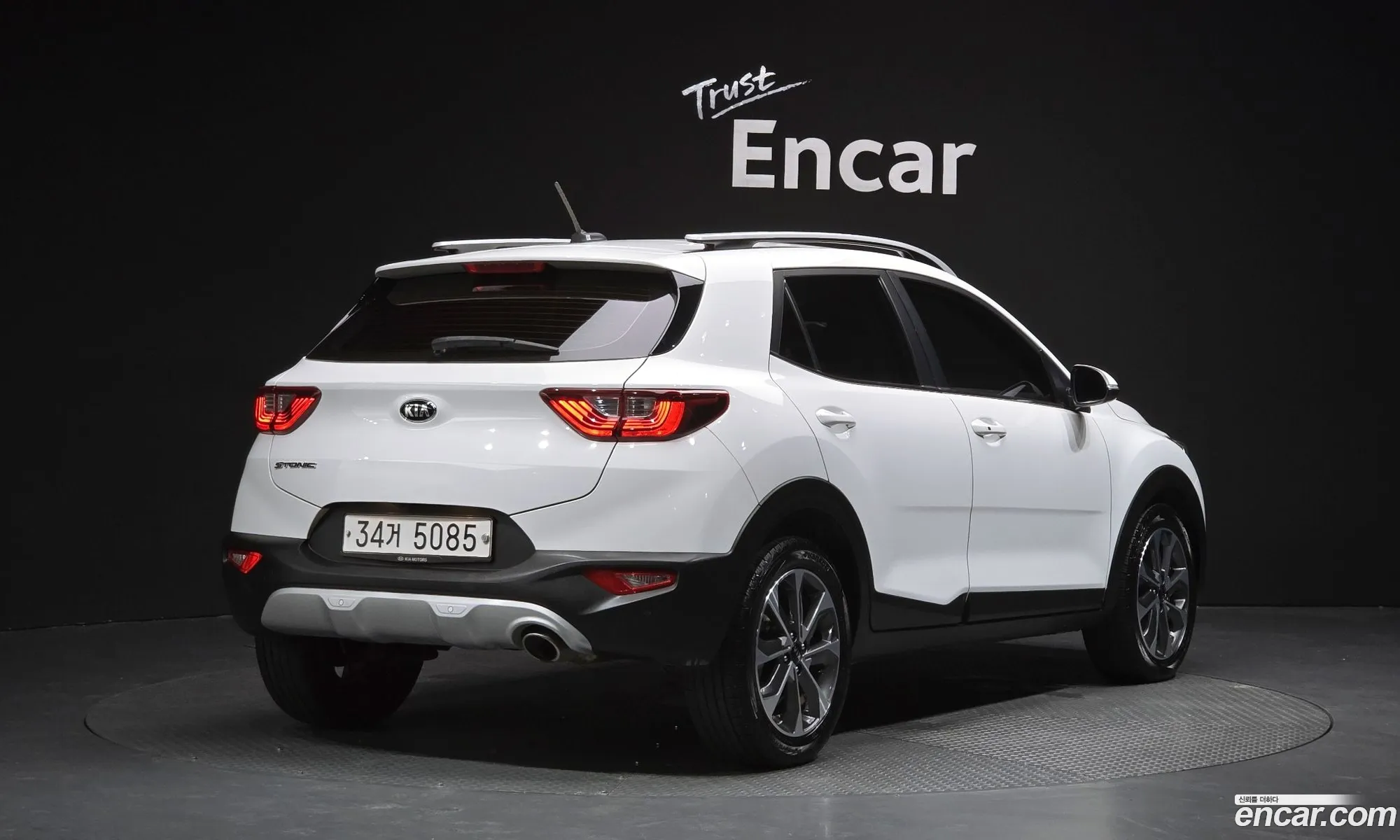 Kia Stonic 2017 KNADC815GJS104320 — 6