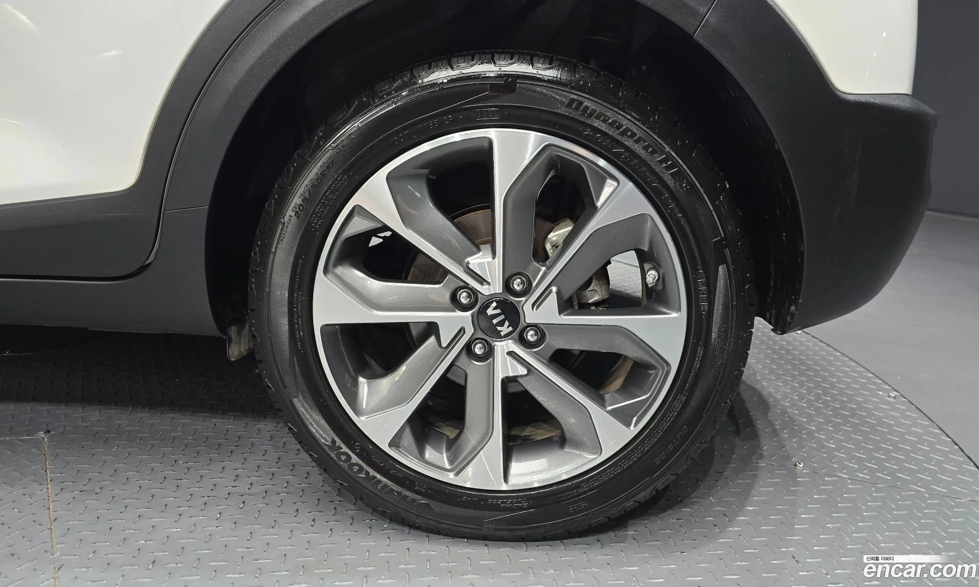 Kia Stonic 2017 KNADC815GJS104320 — 29