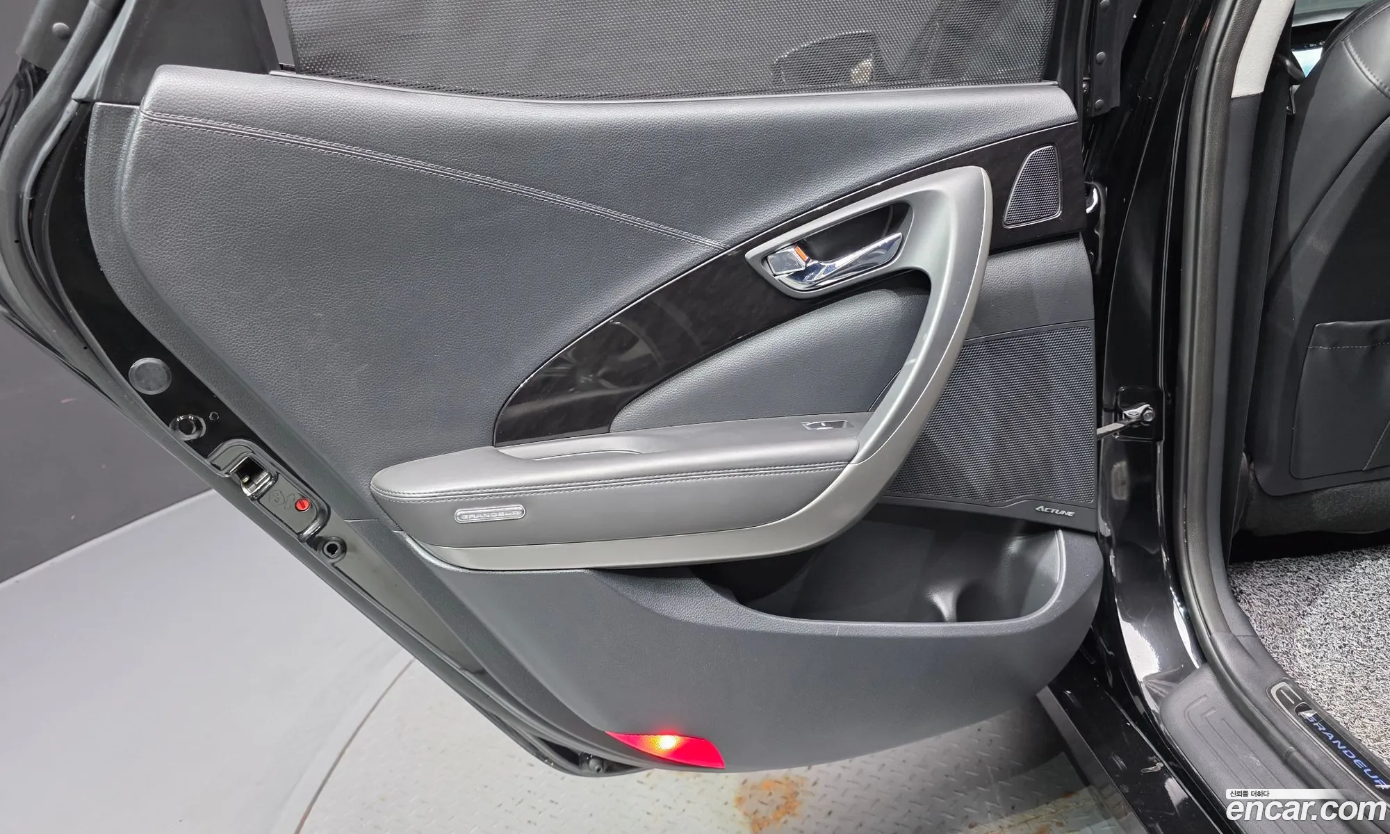 Hyundai Grandeur HG 2016 — 11