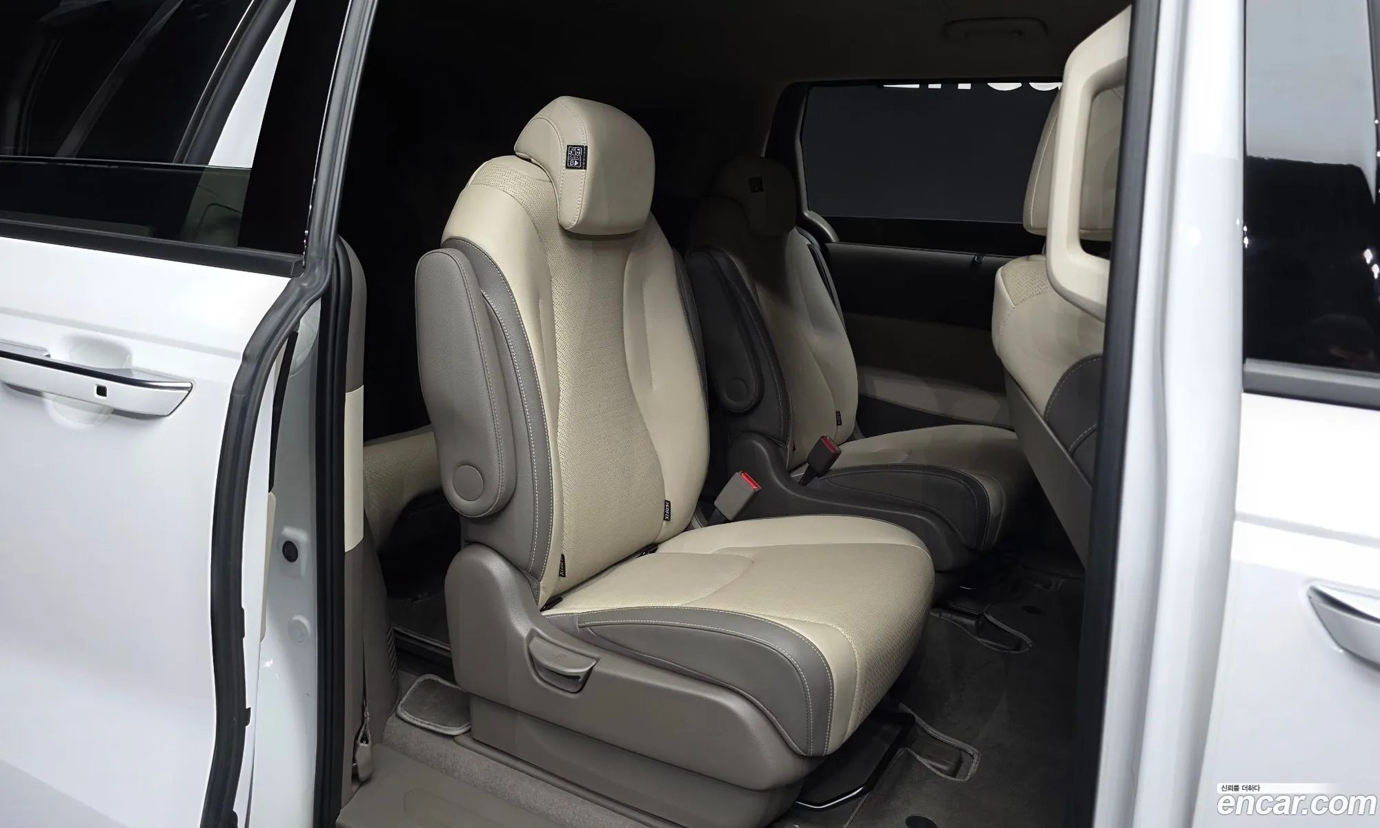 Kia Carnival 2024 — 16