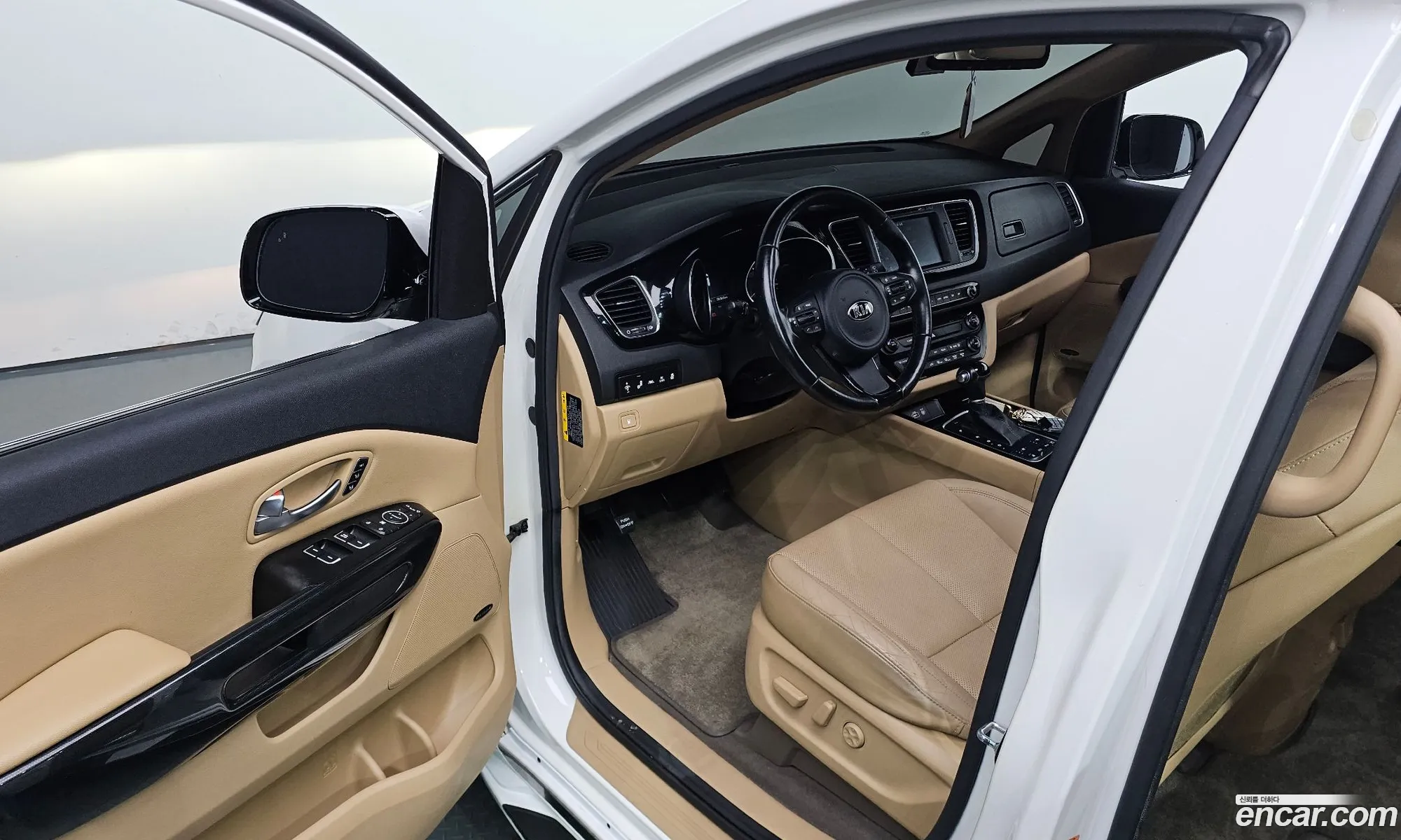 Kia Carnival 2014 KNAME81ABFS028277 — 19