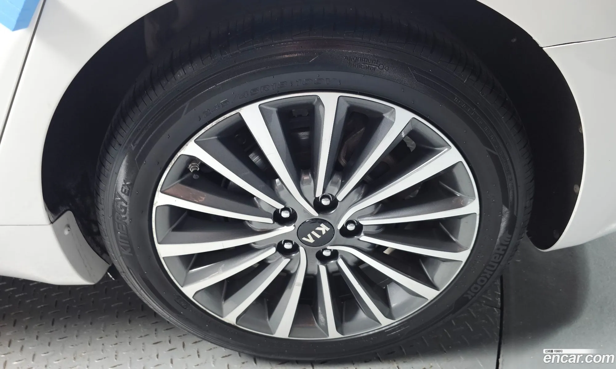 Kia K7 2017 — 12