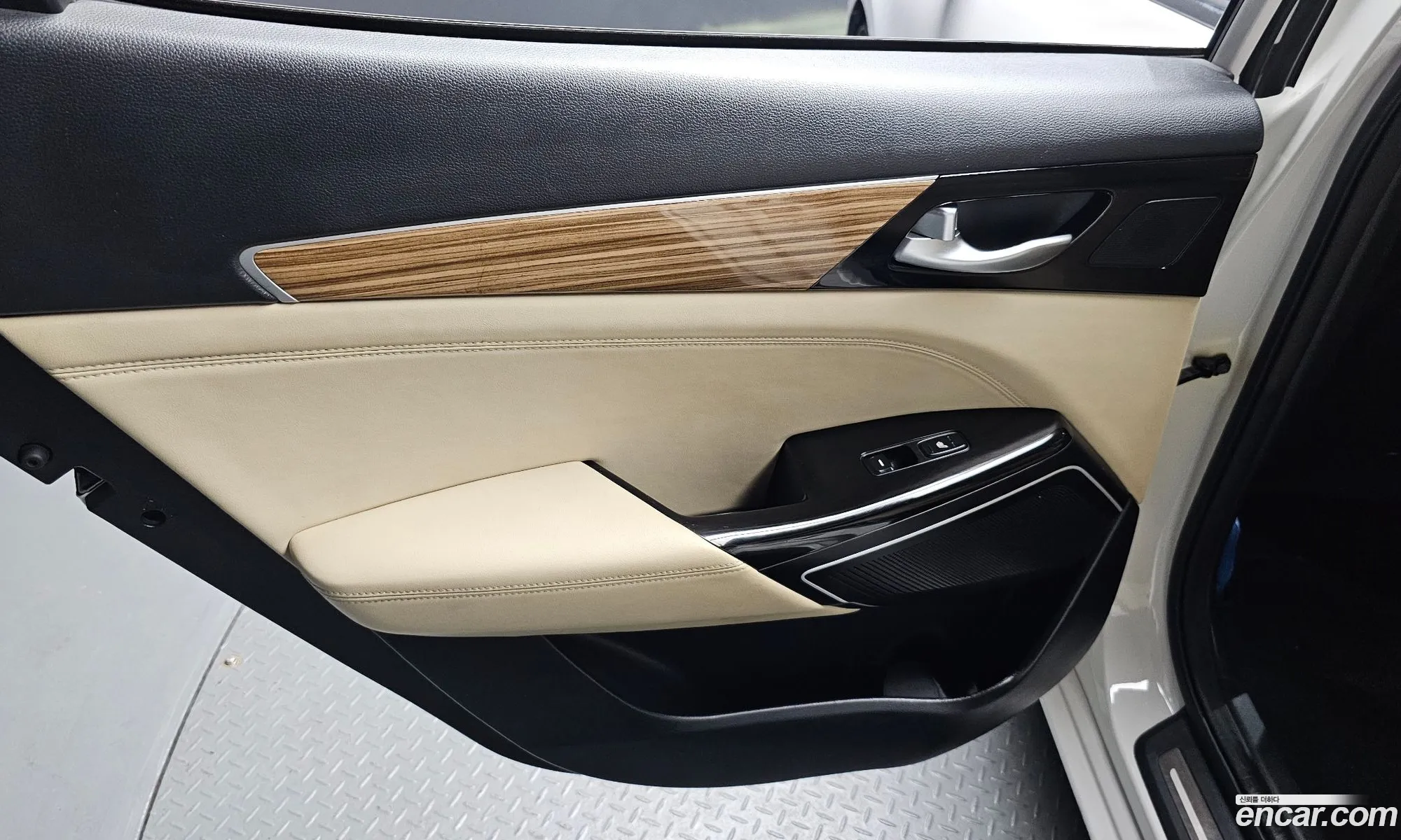 Kia K7 2017 — 2