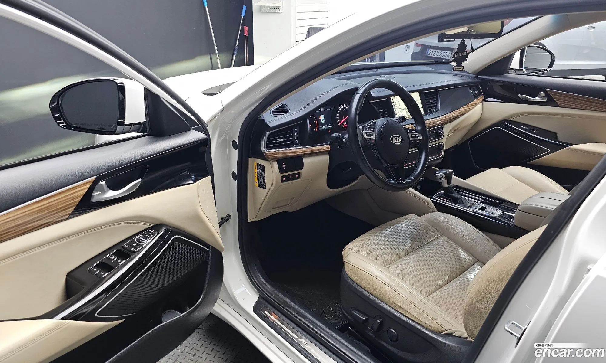 Kia K7 2017 — 32