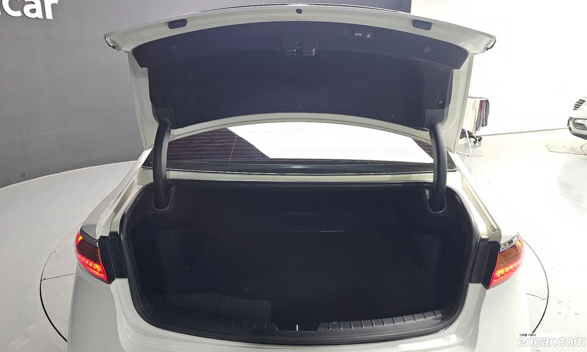 Kia K7 2017 — 16
