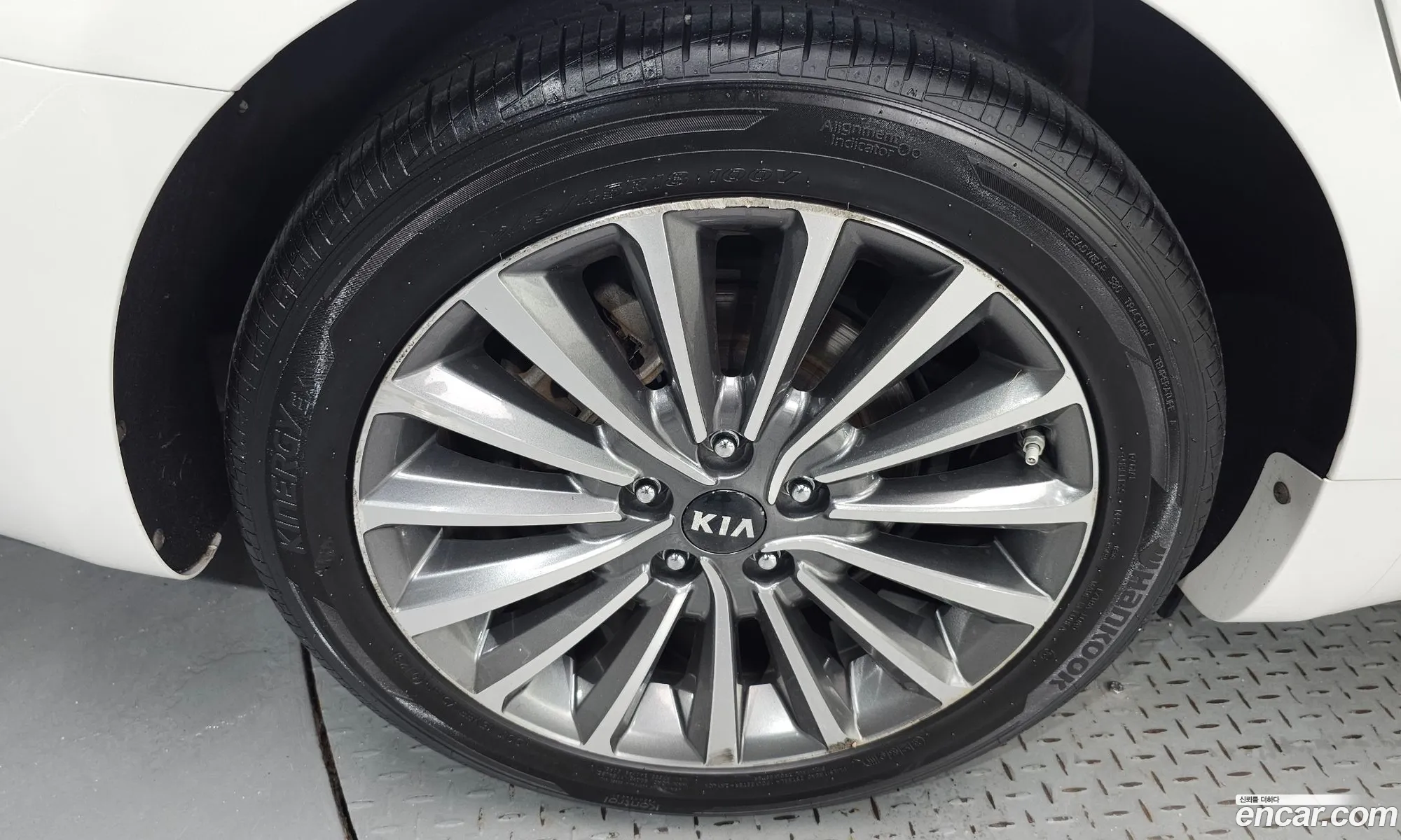 Kia K7 2017 — 26