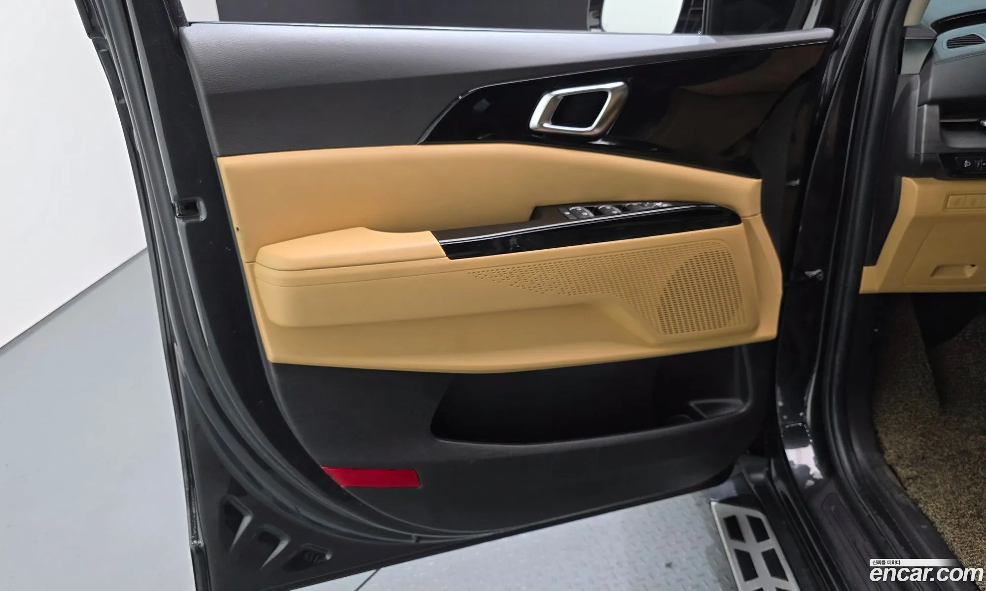 Kia Carnival 2020 KNANC81BBMS034649 — 16