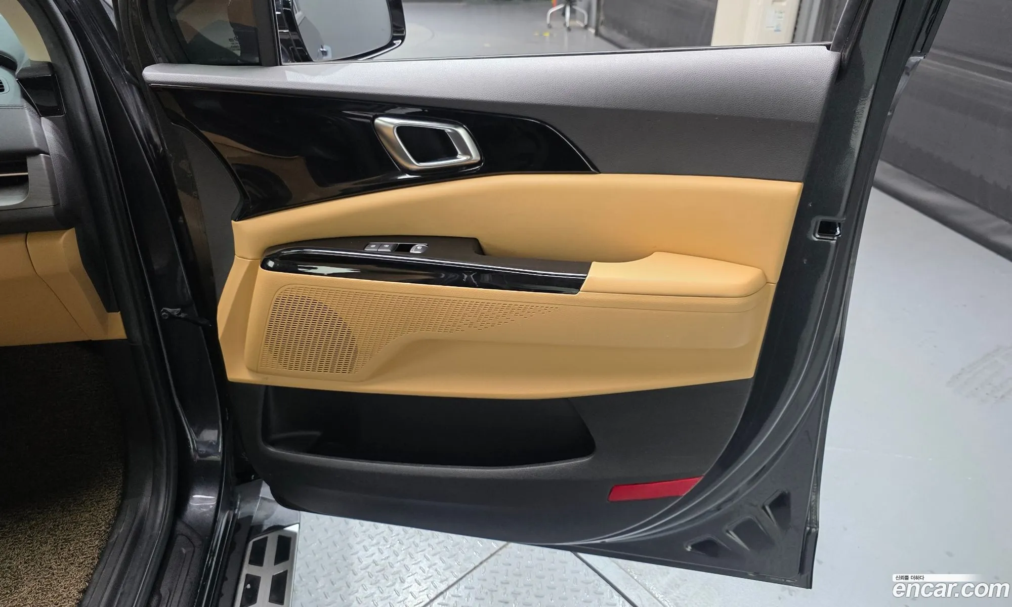 Kia Carnival 2020 KNANC81BBMS034649 — 30