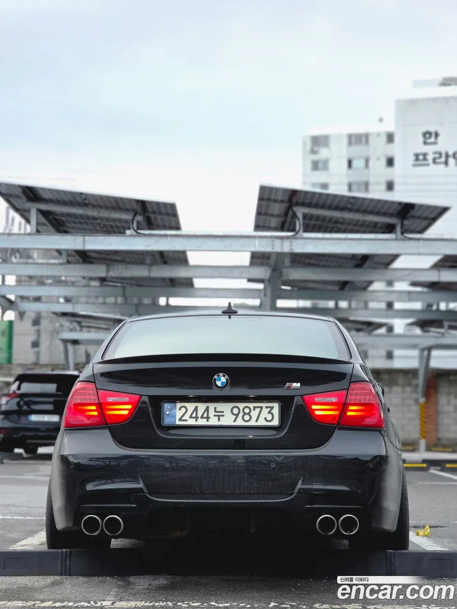 BMW 3 Series 2011 — 12