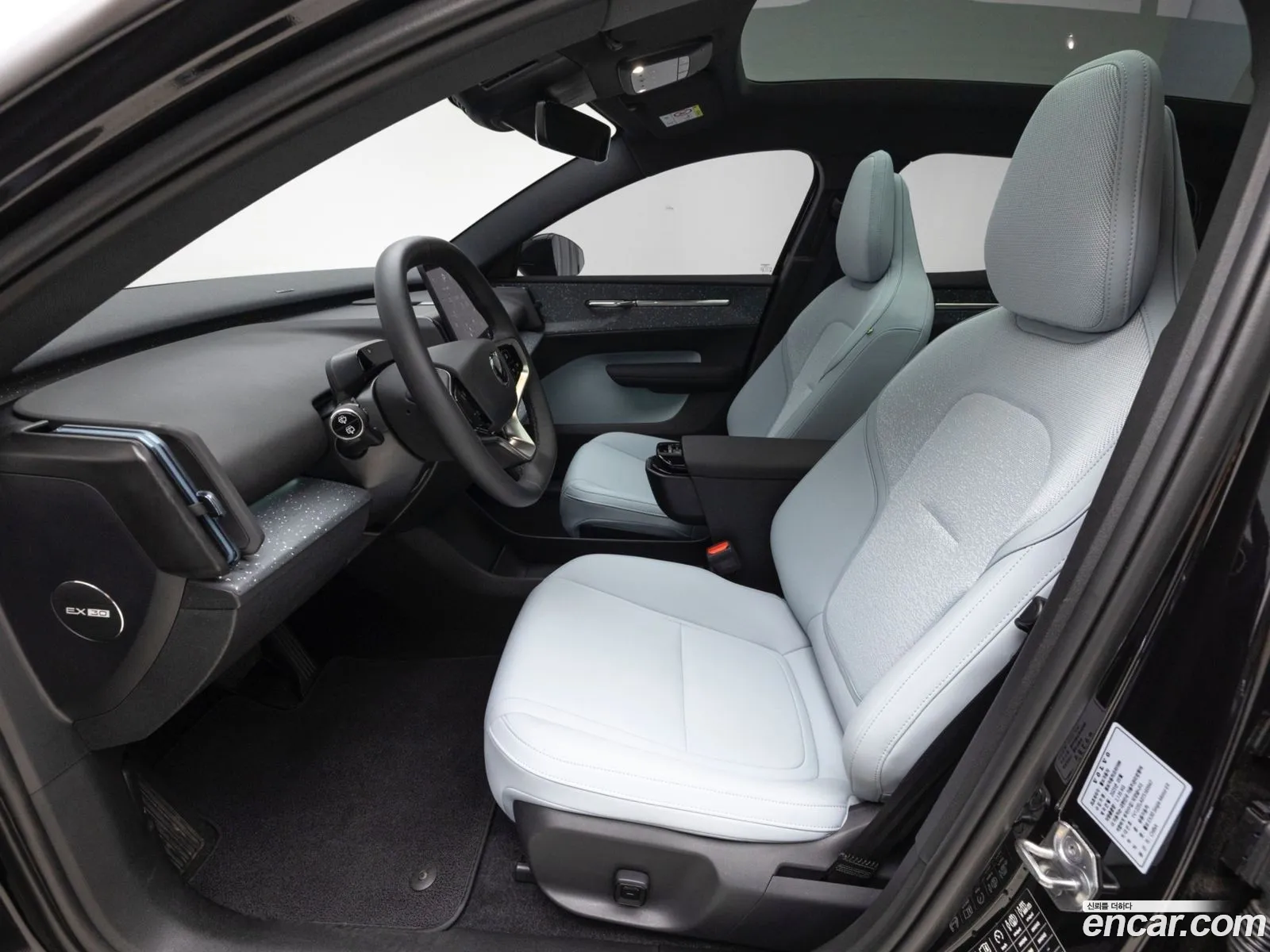 Volvo EX30 2025 — 4